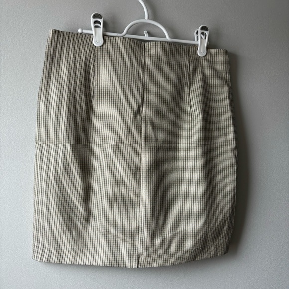 Plaid Mini skirt - Picture 8 of 9